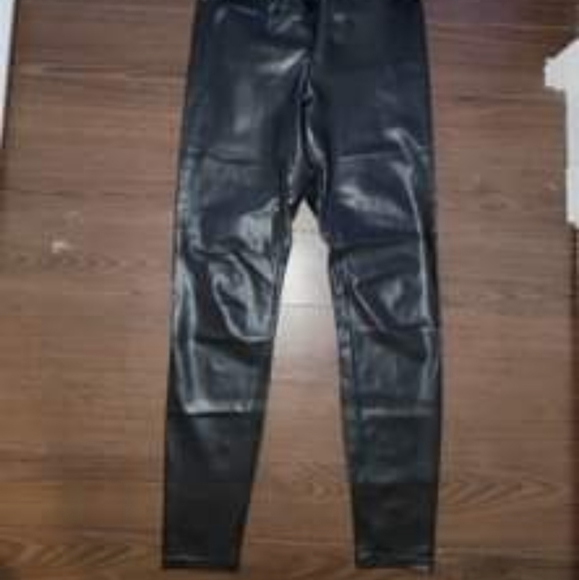 Aritzia Wilfred Daria Faux Leather leggings black size Medium - Picture 5 of 5